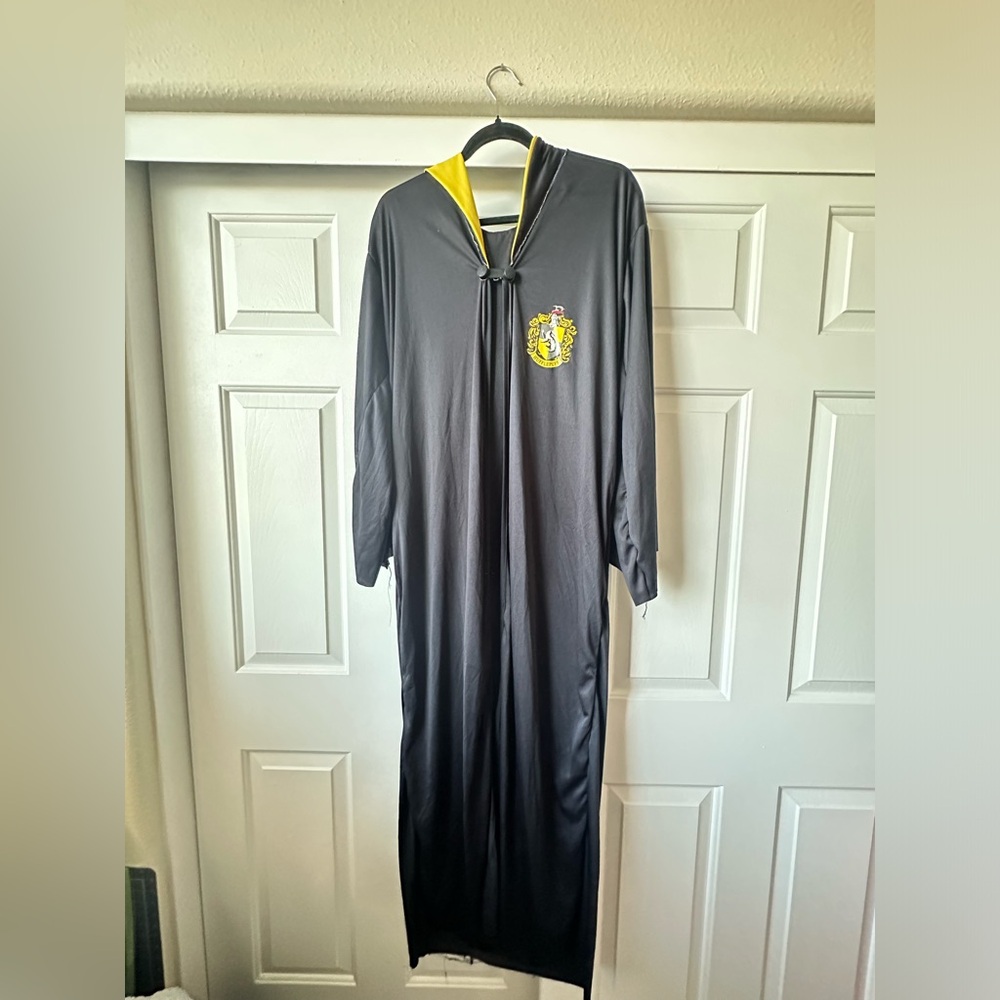 Harry Potter Hogwarts Hufflepuff House Cloak Robe